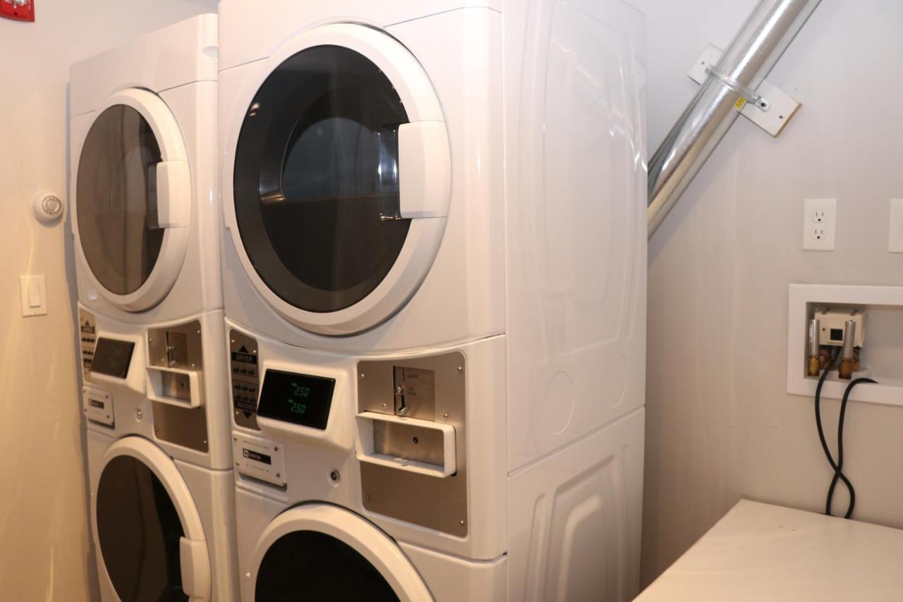 A Stylish Stay W/ A Queen Bed, Heated Floors.. #34 Бруклин Екстериор снимка
